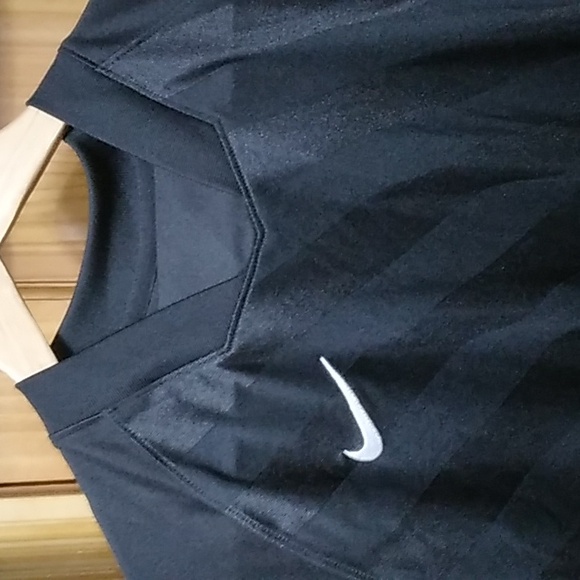 Nike Women’s Dri-Fit Challenge III Soccer Shirt - Picture 3 of 6